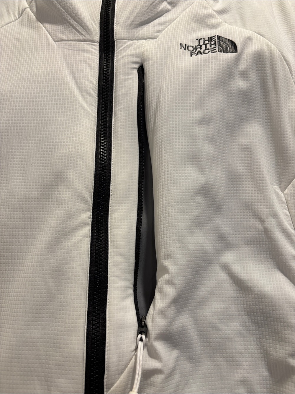Noth Face Lightweight Ventrix Jacket white w/ black trim Size Med EUC - Picture 5 of 13